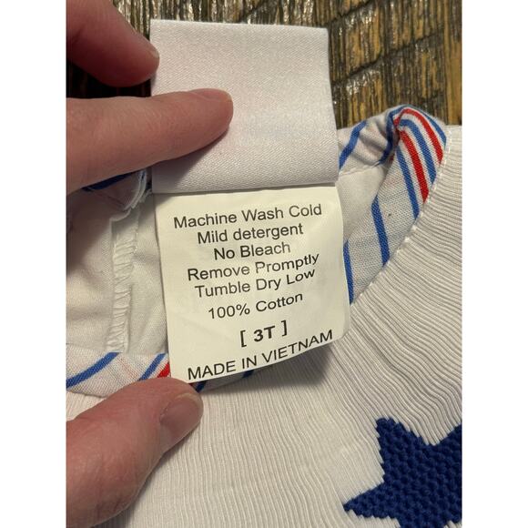 Stitchy Fish Bodysuit Size 3T - Picture 6 of 6